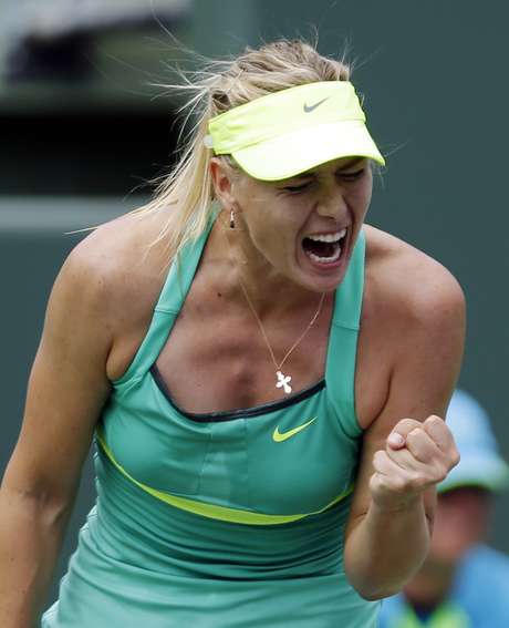 Sharapova comemora ponto durante vitória no Premier de Miami Sharapova comemora ponto durante vitória no Premier de Miami