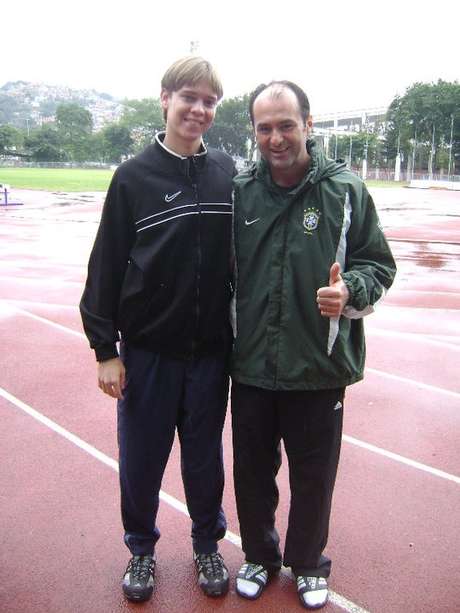 Bennett com Carlos Eugênio Simon: referência <p>Bennett com Carlos Eugênio Simon: referência</p>