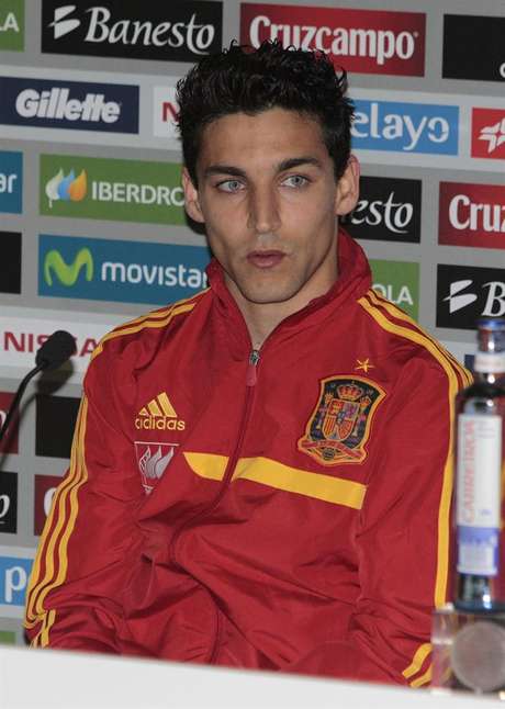EFE en español <p>Jesús Navas, durante una rueda de prensa con la selección española</p>