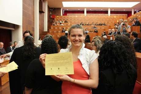 Adriana Konzen foi para Portugal fazer graduação-sanduíche na Universidade de Coimbra Adriana Konzen foi para Portugal fazer graduação-sanduíche na Universidade de Coimbra