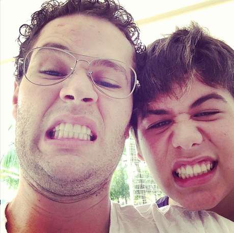 Pedro Leonardo postou foto com o irmão José Felipe, de 15 anos Pedro Leonardo postou foto com o irmão José Felipe, de 15 anos