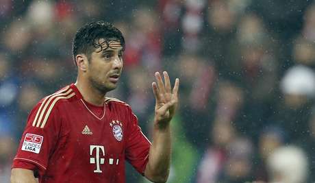 Com quatro de Claudio Pizarro, time bávaro aplicou goleada histórica e manteve vantagem de 20 pontos sobre Borussia <p>Com quatro de Claudio Pizarro, time bávaro aplicou goleada histórica e manteve vantagem de 20 pontos sobre Borussia</p>