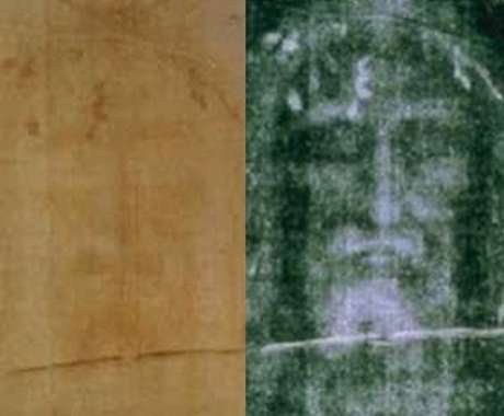Comparativo entre o manto original (esq.) e um negativo (dir.): tecido marcado por sangue de alguém que foi crucificado pode ter mesmo coberto o corpo de Jesus, segundo novos testes infravermelhos <p>Comparativo entre o manto original (esq.) e um negativo (dir.): tecido marcado por sangue de alguém que foi crucificado pode ter mesmo coberto o corpo de Jesus, segundo novos testes infravermelhos</p>