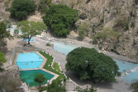 Turismo de Hidalgo Las Grutas de Tolantongo es uno de los balnearios más visitados de Hidalgo.