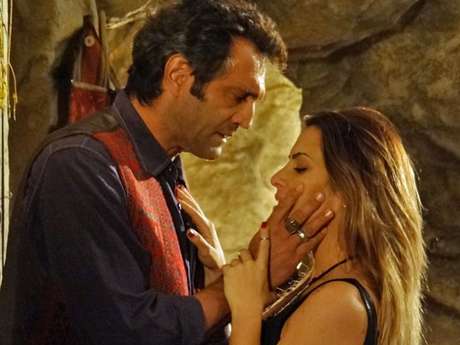 Bianca (Cleo Pires) reclama que o guia não mudou a vida para ficar com ela <p>Bianca (Cleo Pires) reclama que o guia não mudou a vida para ficar com ela</p>