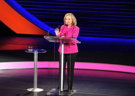 Hillary Clinton durante a conferência em Nova York nesta sexta-feira Hillary Clinton durante a conferência em Nova York nesta sexta-feira