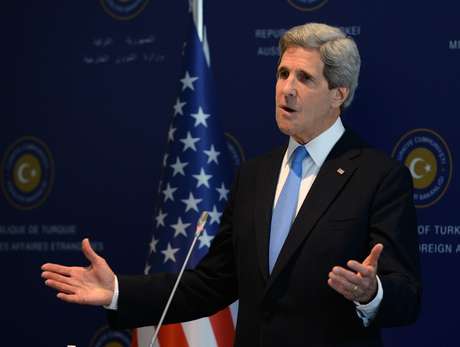 John Kerry discursa em Istambul: o secretário norte-americano faz uma visita de dez dias ao Oriente Médio, à Europa e à Ásia John Kerry discursa em Istambul: o secretário norte-americano faz uma visita de dez dias ao Oriente Médio, à Europa e à Ásia