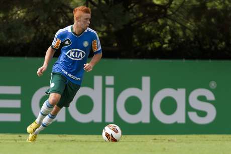 Volante Souza pode trocar o Palmeiras pelo Cruzeiro <p>Volante Souza pode trocar o Palmeiras pelo Cruzeiro</p>