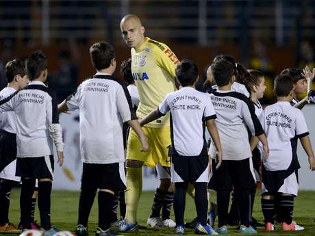 Segundo presidente do Corinthians, não há nada de concreto em possível saída de Júlio César <p>Segundo presidente do Corinthians, não há nada de concreto em possível saída de Júlio César</p>