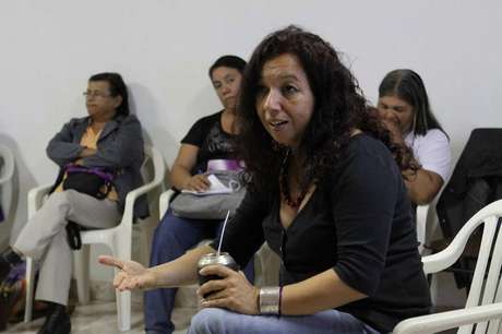 'Nossa história nos diz que as mulheres sempre estiveram presentes na solução dos problemas, mas isso não se traduziu em representação política', afirma Lilian Soto, candidata feminista à presidência do Paraguai <p>'Nossa história nos diz que as mulheres sempre estiveram presentes na solução dos problemas, mas isso não se traduziu em representação política', afirma Lilian Soto, candidata feminista à presidência do Paraguai</p>