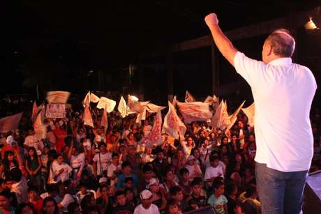 Ferreiro defende uma reforma constitucional no país para evitar um novo 'golpe parlamentar' como o que derrubou o presidente Fernando Lugo <p>Ferreiro defende uma reforma constitucional no país para evitar um novo 'golpe parlamentar' como o que derrubou o presidente Fernando Lugo</p>