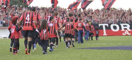 Enquanto Vila Capanema não fica pronta, Atlético mandará seus jogos na Vila Olímpica Enquanto Vila Capanema não fica pronta, Atlético mandará seus jogos na Vila Olímpica
