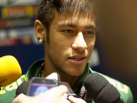 Neymar negou que jogo contra Chile vá ser diferente por acontecer no Mineirão <p>Neymar negou que jogo contra Chile vá ser diferente por acontecer no Mineirão</p>
