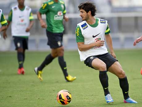 Alexandre Pato corre por fora na briga pela camisa 9 da Seleção <p>Alexandre Pato corre por fora na briga pela camisa 9 da Seleção</p>