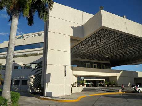 Com mais de 7 mil metros quadrados voltados para congressos e convenções, além de 40 espaços para reuniões, o Cancún Center, Conventions & Exhibitions é um dos melhores lugares da cidade para eventos de negócios Com mais de 7 mil metros quadrados voltados para congressos e convenções, além de 40 espaços para reuniões, o Cancún Center, Conventions & Exhibitions é um dos melhores lugares da cidade para eventos de negócios