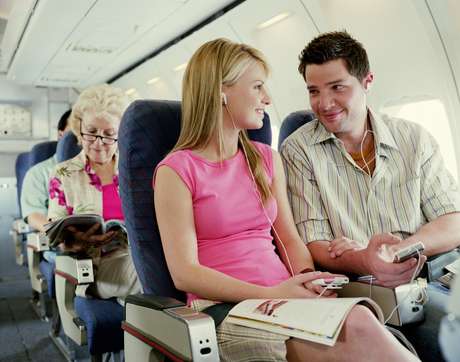 Com o novo serviço passageiros podem oferecer drinques a outros passageiros <p>Com o novo serviço passageiros podem oferecer drinques a outros passageiros</p>