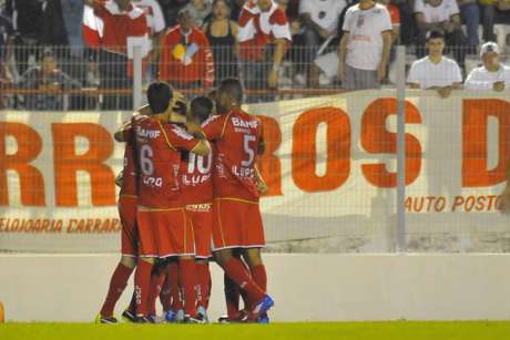 Com gols de Diego Viana e Matheus, Portuguesa venceu Capivariano por 2 a 1 e assegurou vaga na final <p>Com gols de Diego Viana e Matheus, Portuguesa venceu Capivariano por 2 a 1 e assegurou vaga na final</p>