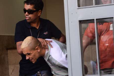 Um adolescente de 17 anos e dois homens foram presos suspeitos de assassinar a dentista <p>Um adolescente de 17 anos e dois homens foram presos suspeitos de assassinar a dentista</p>