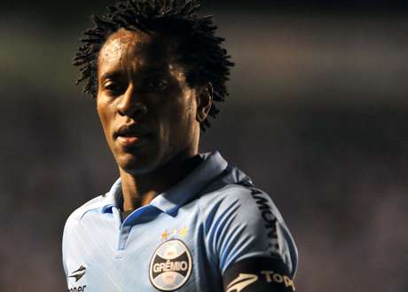Meia Zé Roberto afirmou que ficou frustrado com o que aconteceu na Colômbia e que pensou em abandonar o futebol <p>Meia Zé Roberto afirmou que ficou frustrado com o que aconteceu na Colômbia e que pensou em abandonar o futebol</p>