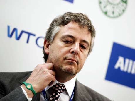 Paulo Nobre sucedeu a Arnaldo Tirone no comando palmeirense <p>Paulo Nobre sucedeu a Arnaldo Tirone no comando palmeirense</p>