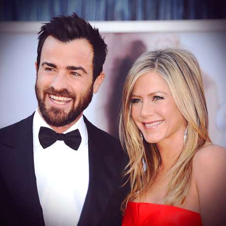Justin Theroux e Jennifer Aniston estão noivos desde agosto de 2012, mas sem data de casamento marcada <p>Justin Theroux e Jennifer Aniston estão noivos desde agosto de 2012, mas sem data de casamento marcada</p>