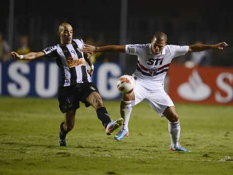 Thiago Carleto rompeu ligamentos do joelho <p>Thiago Carleto rompeu ligamentos do joelho</p>