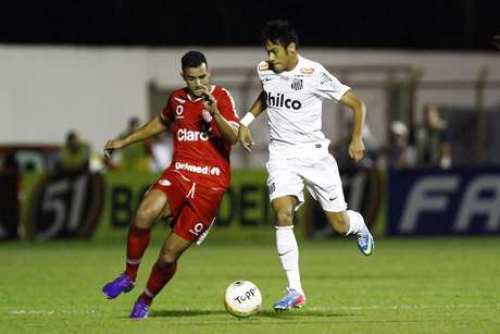 Para Wagner Ribeiro, atacante só deixará o Santos em 2014 <p>Para Wagner Ribeiro, atacante só deixará o Santos em 2014</p>
