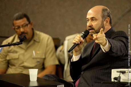 Augusto César Cavalcante Farias, irmão de PC Farias, presta depoimento <p>Augusto César Cavalcante Farias, irmão de PC Farias, presta depoimento</p>
