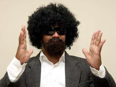 Disfar&ccedil;ado, o pagodeiro alegou inoc&ecirc;ncia durante uma entrevista em 2010 no escrit&oacute;rio do seu advogado