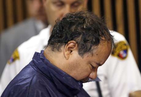 AP <p>El boricua Ariel Castro aparece en la Corte municipal de Cleveland este jueves para responder por los casos de violación y secuestro de tres mujeres que recuperaron su libertad tras 10 años en cautiverio.</p>