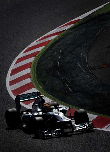 Hamilton largou na segunda colocação, mas terminou apenas no 12º lugar <p>Hamilton largou na segunda colocação, mas terminou apenas no 12º lugar</p>