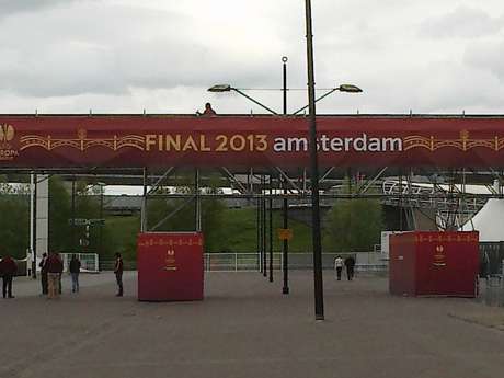 Com ingressos esgotados há uma semana, Amsterdam Arena não tem movimentação de torcedores Com ingressos esgotados há uma semana, Amsterdam Arena não tem movimentação de torcedores