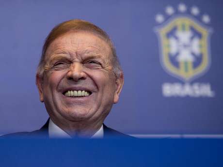 Ex-atacante diz ter sido traído por Marin após posse de presidente da CBF <p>Ex-atacante diz ter sido traído por Marin após posse de presidente da CBF</p>