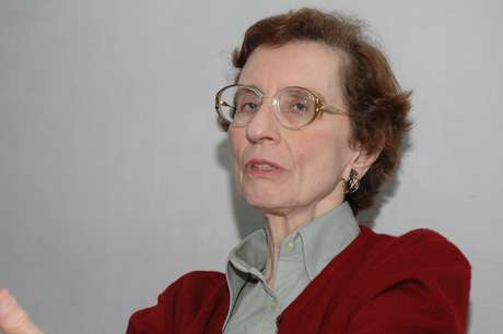Anita Leocádia Prestes contesta homenagem ao líder comunista Luiz Carlos Prestes e diz que o pai não estaria de acordo com o atual governo e as medidas aprovadas pelos parlamentares Anita Leocádia Prestes contesta homenagem ao líder comunista Luiz Carlos Prestes e diz que o pai não estaria de acordo com o atual governo e as medidas aprovadas pelos parlamentares
