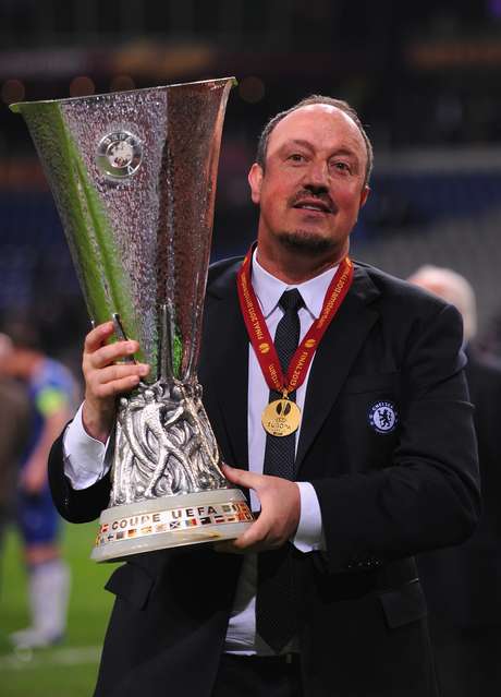 Benítez foi contratado com a pecha de interino, mas levou o Chelsea ao título da Liga Europa Benítez foi contratado com a pecha de interino, mas levou o Chelsea ao título da Liga Europa