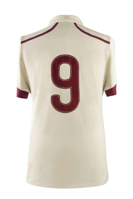 Umbro La presentación de la nueva camiseta se hizo en el Estadio Monumental