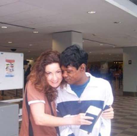 Elizabeth diz que o seu maior sonho é que Sujit consiga falar Elizabeth diz que o seu maior sonho é que Sujit consiga falar
