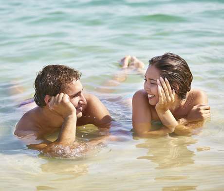Getty Images <p>De acordo com especialistas, os resortes nudistas são de um modo geral destinados a casais</p>