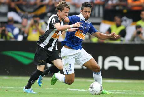 Atlético-MG e Cruzeiro estão com o mesmo patrocinador atualmente <p>Atlético-MG e Cruzeiro estão com o mesmo patrocinador atualmente</p>