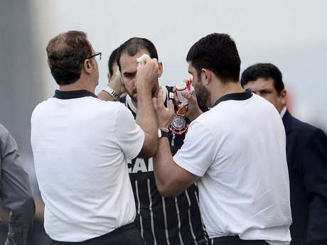 Herói na Libertadores da 2011, meia decidiu mais uma vez pelo Corinthians <p>Herói na Libertadores da 2011, meia decidiu mais uma vez pelo Corinthians</p>