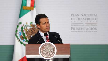 Presidencia / Terra El Plan Nacional de Desarrollo es desde ahora la estrategia general para construir juntos una sociedad de derechos y llevar a México a su máximo potencial, afirmo Peña Nieto.