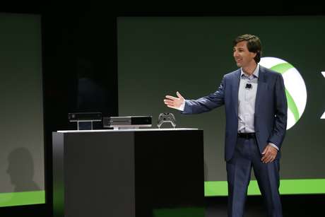 "Tive minha carreira inteira focada em tecnologia de entretenimento e nunca estive tão empolgado", disse Don Mattrick, presidente da área de entretenimento e negócios da Microsoft ao apresentar o Xbox One "Tive minha carreira inteira focada em tecnologia de entretenimento e nunca estive tão empolgado", disse Don Mattrick, presidente da área de entretenimento e negócios da Microsoft ao apresentar o Xbox One