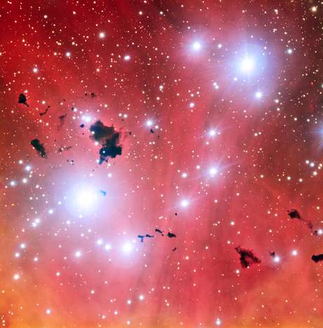 Para comemorar o aniversário do VLT, ESO divulgou imagem do berçário de estrelas IC 2944 Para comemorar o aniversário do VLT, ESO divulgou imagem do berçário de estrelas IC 2944