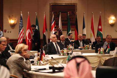 Delegados e diplomatas dos países 'Amigos da Síria' durante o encontro em Amã, na Jordânia Delegados e diplomatas dos países 'Amigos da Síria' durante o encontro em Amã, na Jordânia