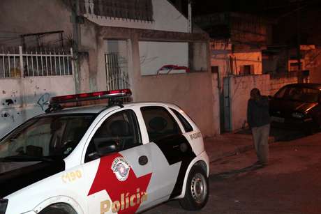 A mulher morreu após ser atingida por uma facada dada pelo marido A mulher morreu após ser atingida por uma facada dada pelo marido