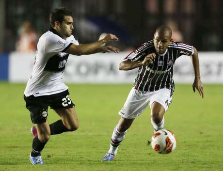 Lateral esquerdo Carlinhos pode reforçar o Galatasaray <p>Lateral esquerdo Carlinhos pode reforçar o Galatasaray</p>