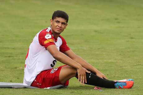 22 - Denilson (São Paulo) - R$ 15,8 milhões 22 - Denilson (São Paulo) - R$ 15,8 milhões
