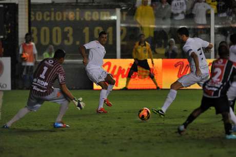 Goleiro Ivan confirmou versão sobre conversa com Neymar após jogo entre Santos e Joinville <p>Goleiro Ivan confirmou versão sobre conversa com Neymar após jogo entre Santos e Joinville</p>