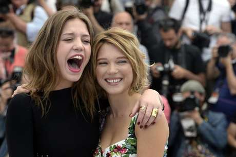 AFP en español <p>Adele Exarchopoulos (izq) y Lea Seydoux son las protagonistas de "La vida de Adela"</p>