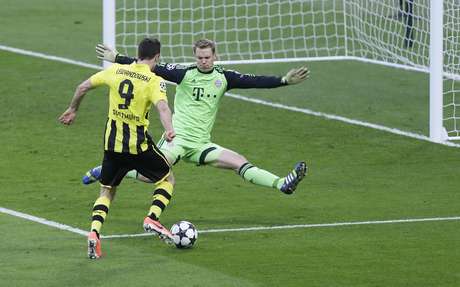Neuer teve grande atuação no primeiro tempo, evitando gol de Lewandowski Neuer teve grande atuação no primeiro tempo, evitando gol de Lewandowski